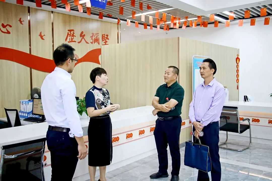 安职院一行参观OD（中国）一站式服务平台一站式服务中心