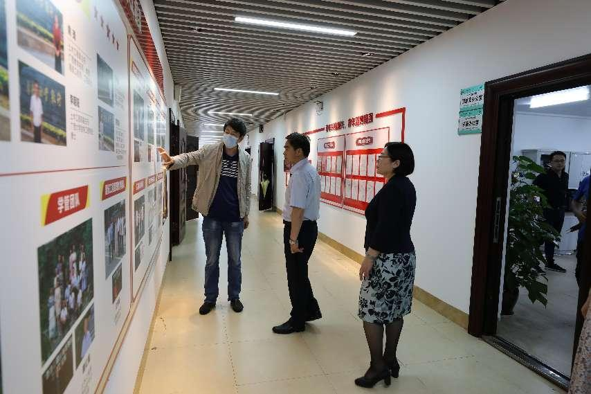 牙韩高书记一行参观OD（中国）一站式服务平台土木工程学院