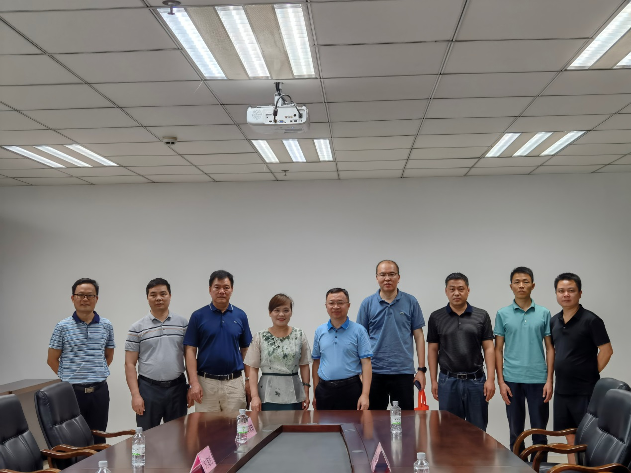 谢东副校长一行与广西壮族自治区od平台官方官网工程质量检测中心领导合影